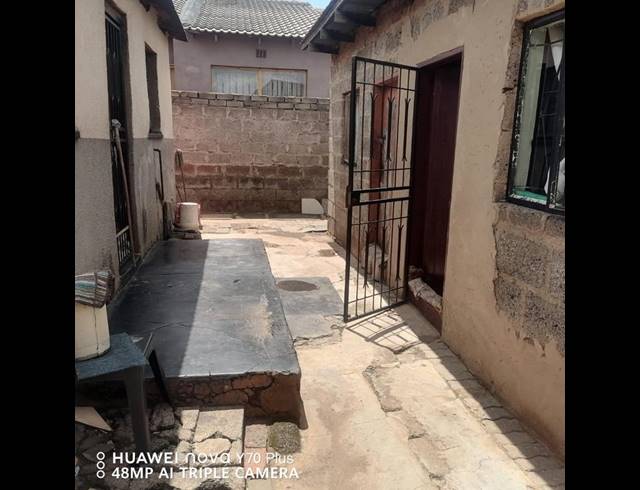 4 BEDROOM HOUSE FOR SALE IN TEMBISA CENTRAL